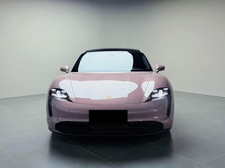 Фото 2 - Porsche Taycan