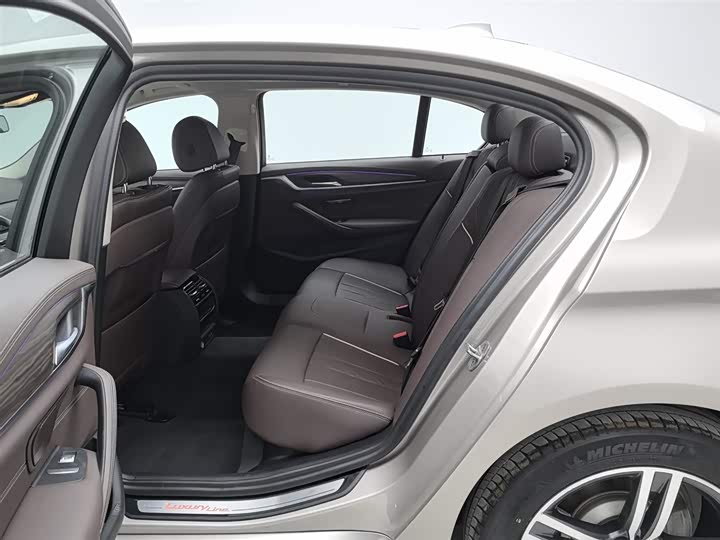 Фото 15 - BMW 5 Series