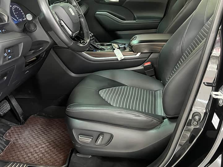 Фото 8 - Toyota Crown Kluger