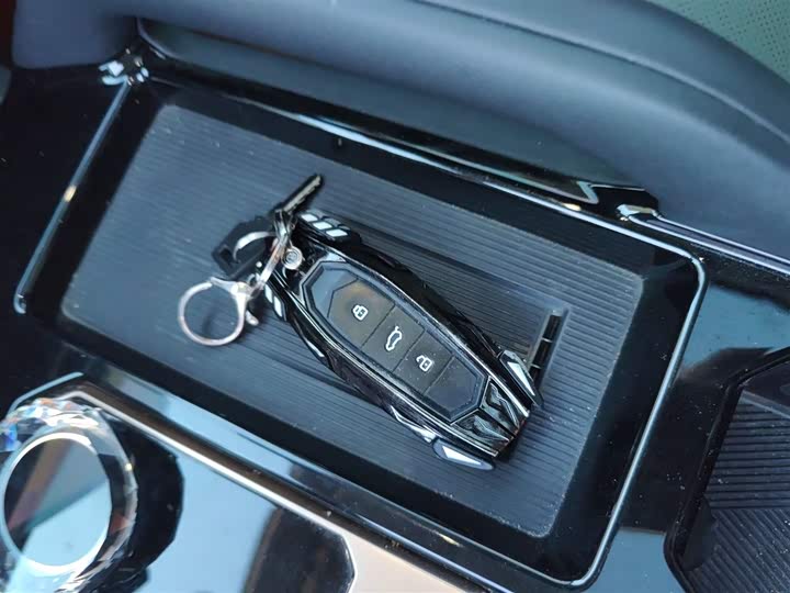 Фото 9 - Chery iCar 03