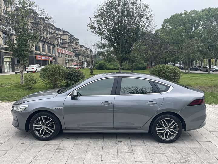 Фото 8 - BYD Qin Plus