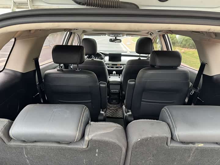 Фото 12 - BYD Song Max