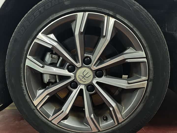 Фото 16 - BYD Song Max