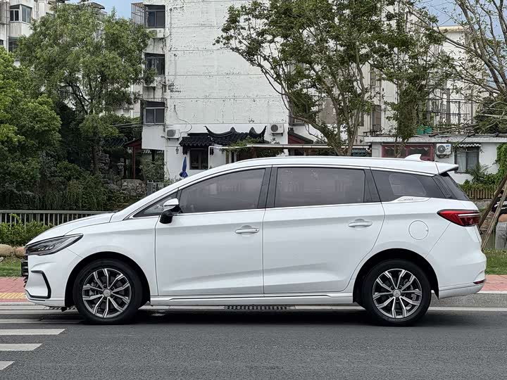 Фото 6 - BYD Song Max