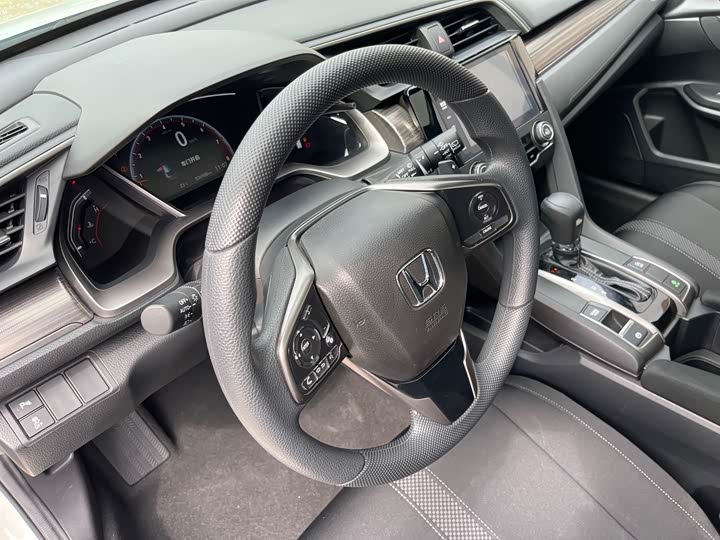 Фото 14 - Honda Civic