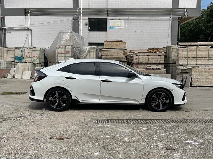 Фото 4 - Honda Civic
