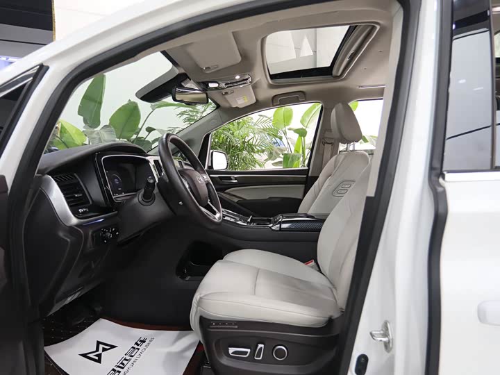 Фото 7 - GAC Trumpchi M8