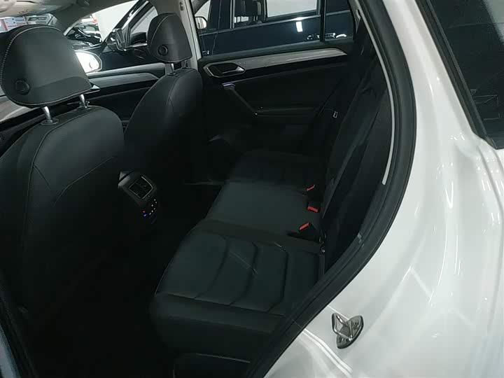 Фото 17 - Volkswagen Tayron