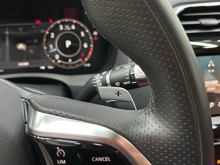 Фото 18 - Jaguar XE L