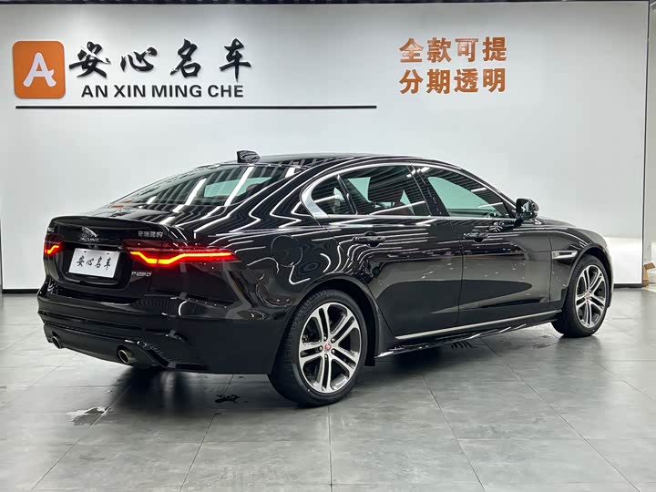 Фото 3 - Jaguar XE L