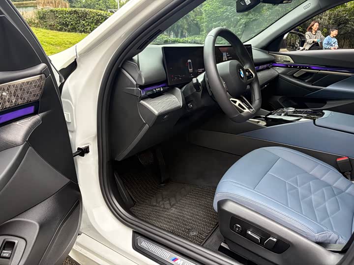 Фото 10 - BMW 5 Series