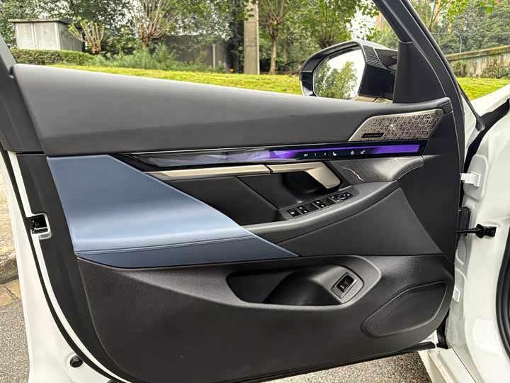 Фото 12 - BMW 5 Series