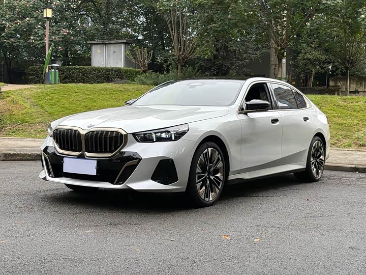 Фото 2 - BMW 5 Series