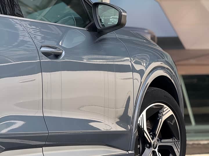 Фото 7 - Audi Q4 e-tron