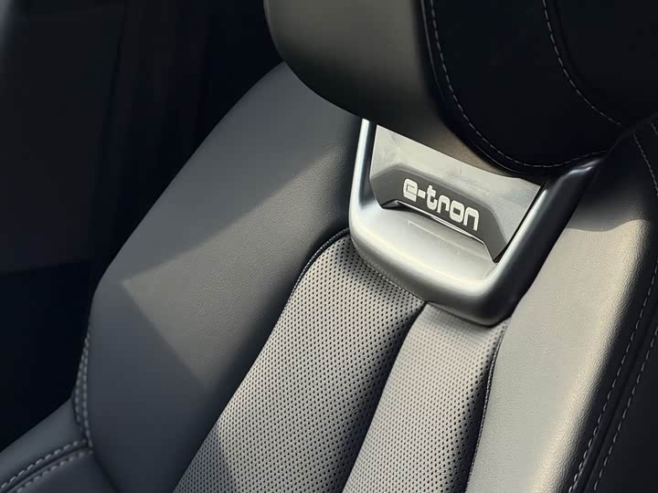 Фото 9 - Audi Q4 e-tron