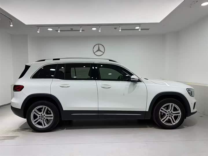 Фото 11 - Mercedes-Benz GLB-Class