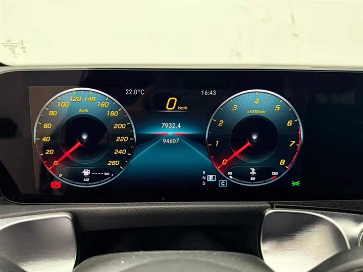 Фото 15 - Mercedes-Benz GLB-Class