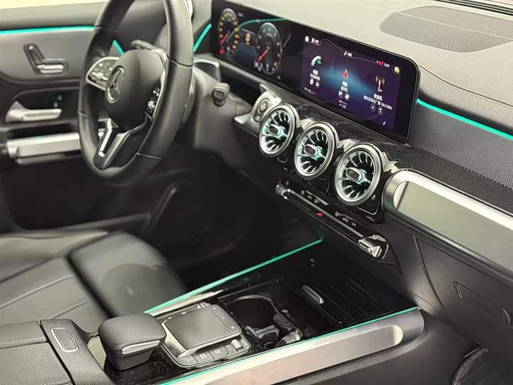 Фото 6 - Mercedes-Benz GLB-Class