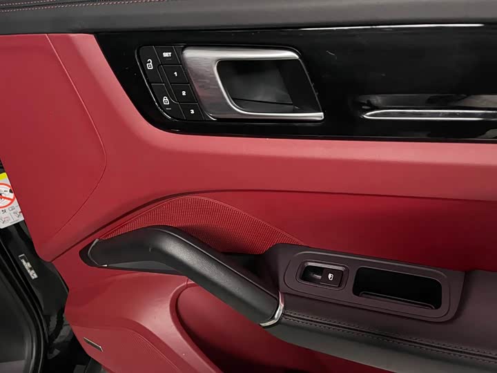 Фото 14 - Porsche Cayenne