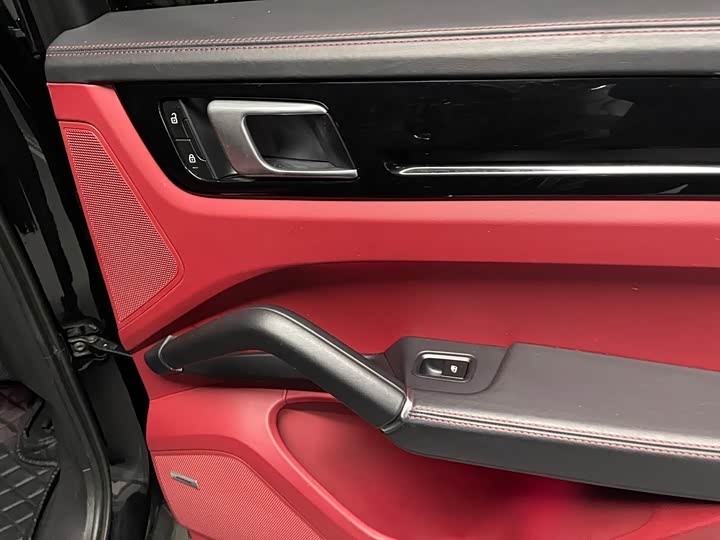 Фото 16 - Porsche Cayenne