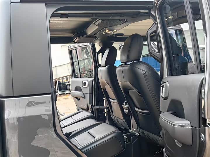 Фото 9 - Jeep Gladiator