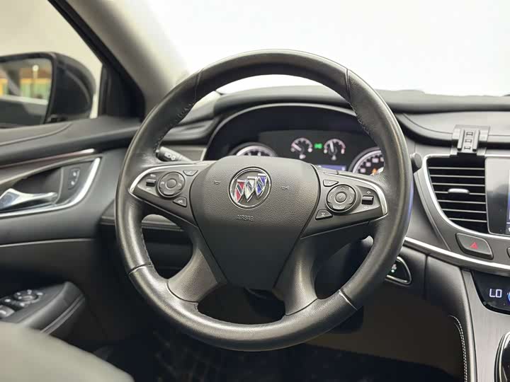 Фото 5 - Buick LaCrosse