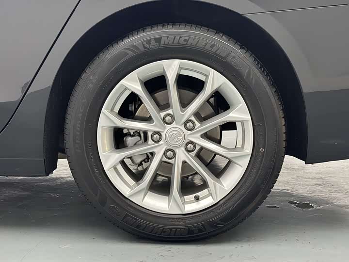 Фото 9 - Buick LaCrosse