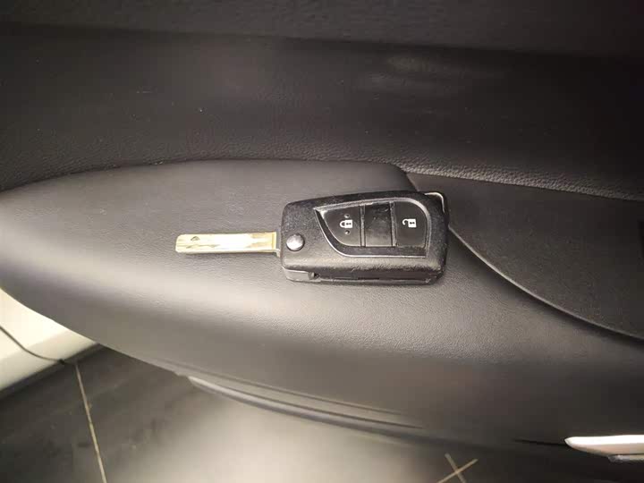 Фото 9 - Toyota Frontlander