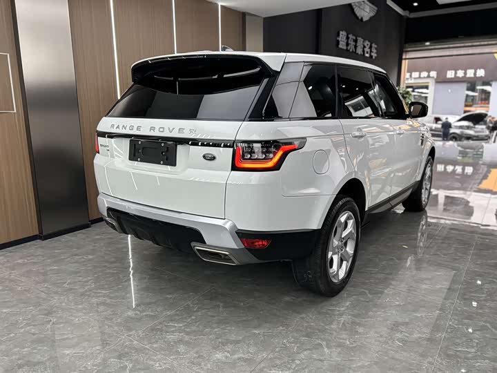 Фото 18 - Land Rover Range Rover Sport