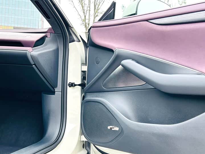 Фото 12 - Xiaomi SU7