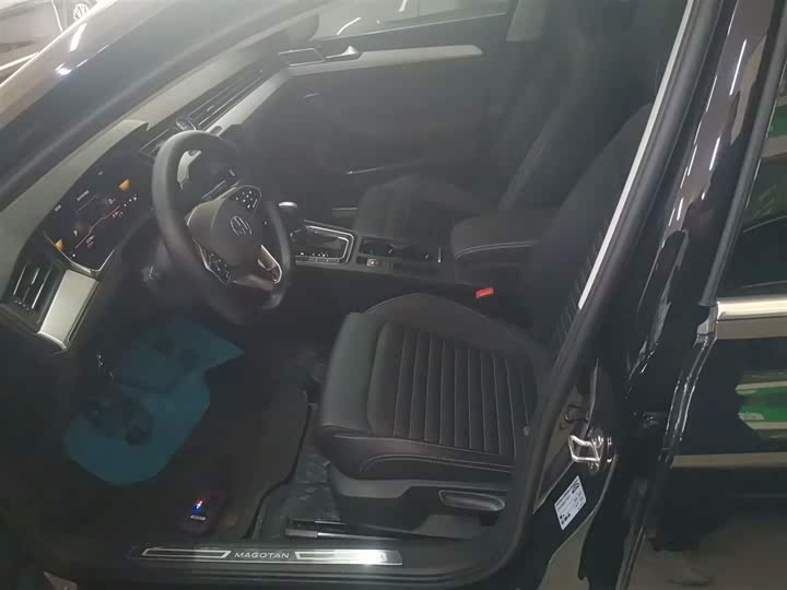 Фото 15 - Volkswagen Magotan