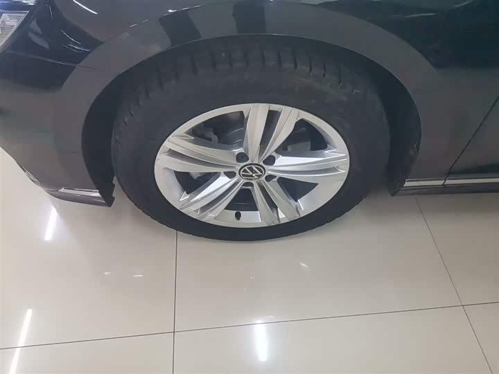 Фото 23 - Volkswagen Magotan