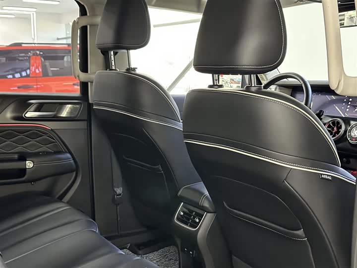 Фото 10 - Tank 300