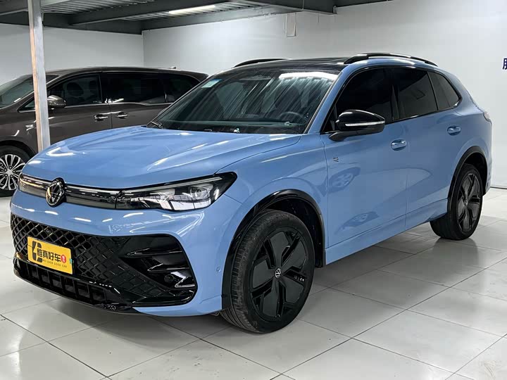 Фото 1 - Volkswagen Tiguan L Pro