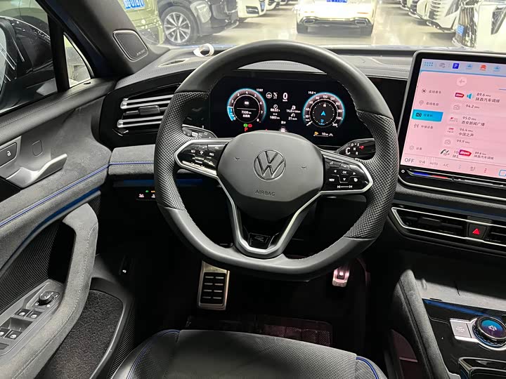 Фото 13 - Volkswagen Tiguan L Pro