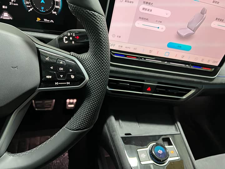 Фото 18 - Volkswagen Tiguan L Pro