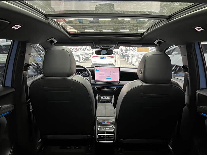 Фото 19 - Volkswagen Tiguan L Pro