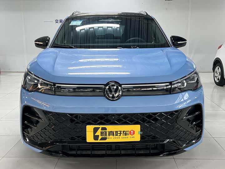 Фото 2 - Volkswagen Tiguan L Pro