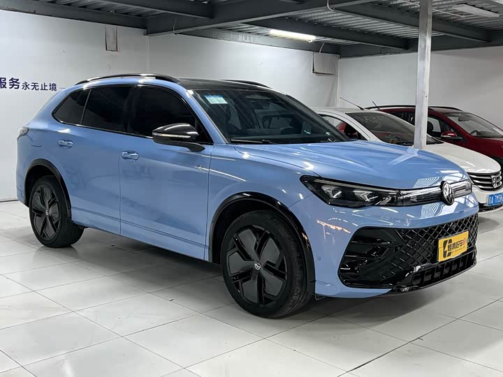 Фото 3 - Volkswagen Tiguan L Pro