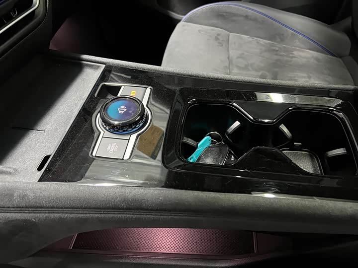 Фото 7 - Volkswagen Tiguan L Pro