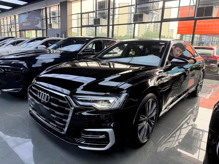 Фото 1 - Audi A6L