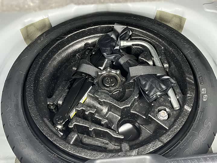 Фото 10 - Audi Q2L