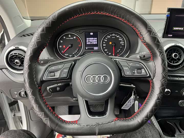 Фото 18 - Audi Q2L