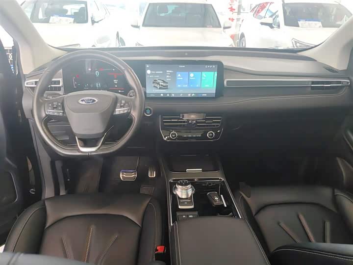 Фото 10 - Ford Edge