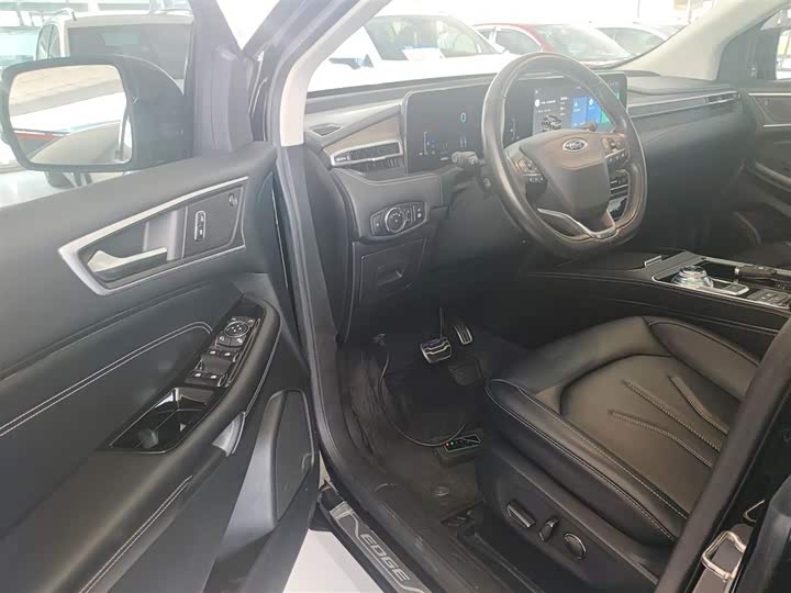 Фото 16 - Ford Edge