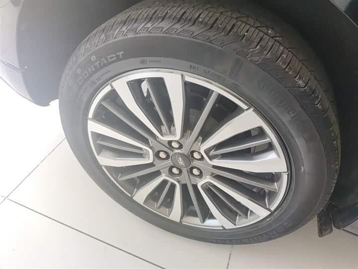 Фото 26 - Ford Edge