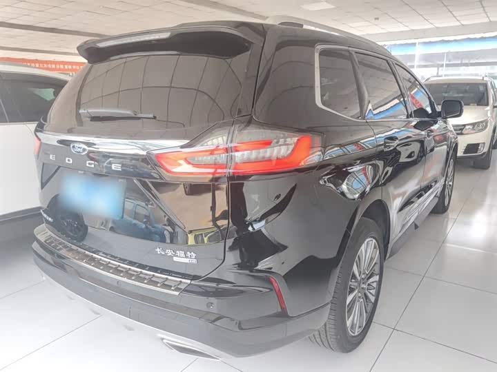 Фото 7 - Ford Edge