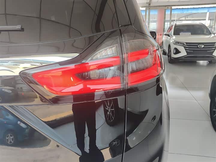 Фото 8 - Ford Edge