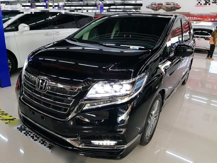 Фото 2 - Honda Elysion