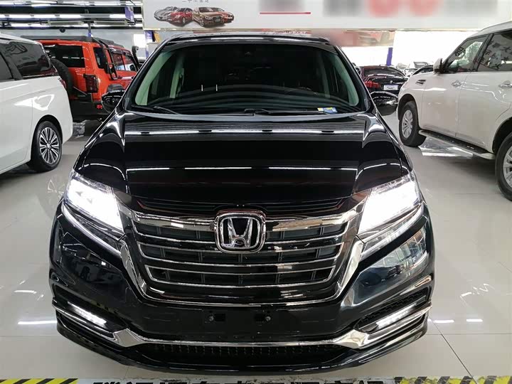 Фото 3 - Honda Elysion